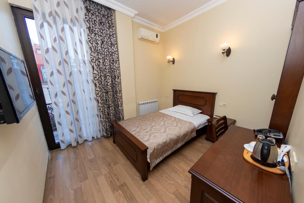 Eiffel Hotel Batumi Kültér fotó