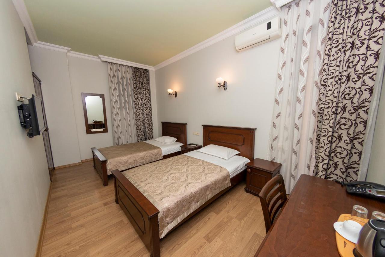 Eiffel Hotel Batumi Kültér fotó