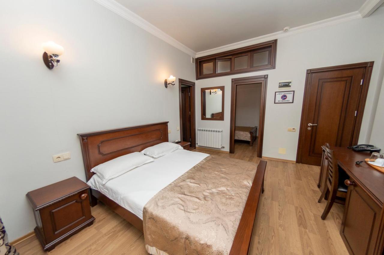 Eiffel Hotel Batumi Kültér fotó