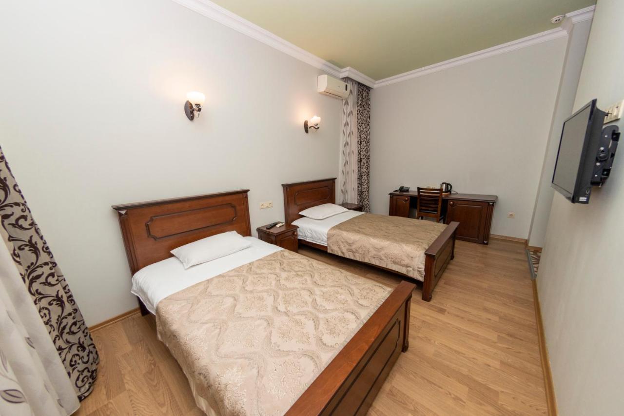 Eiffel Hotel Batumi Kültér fotó
