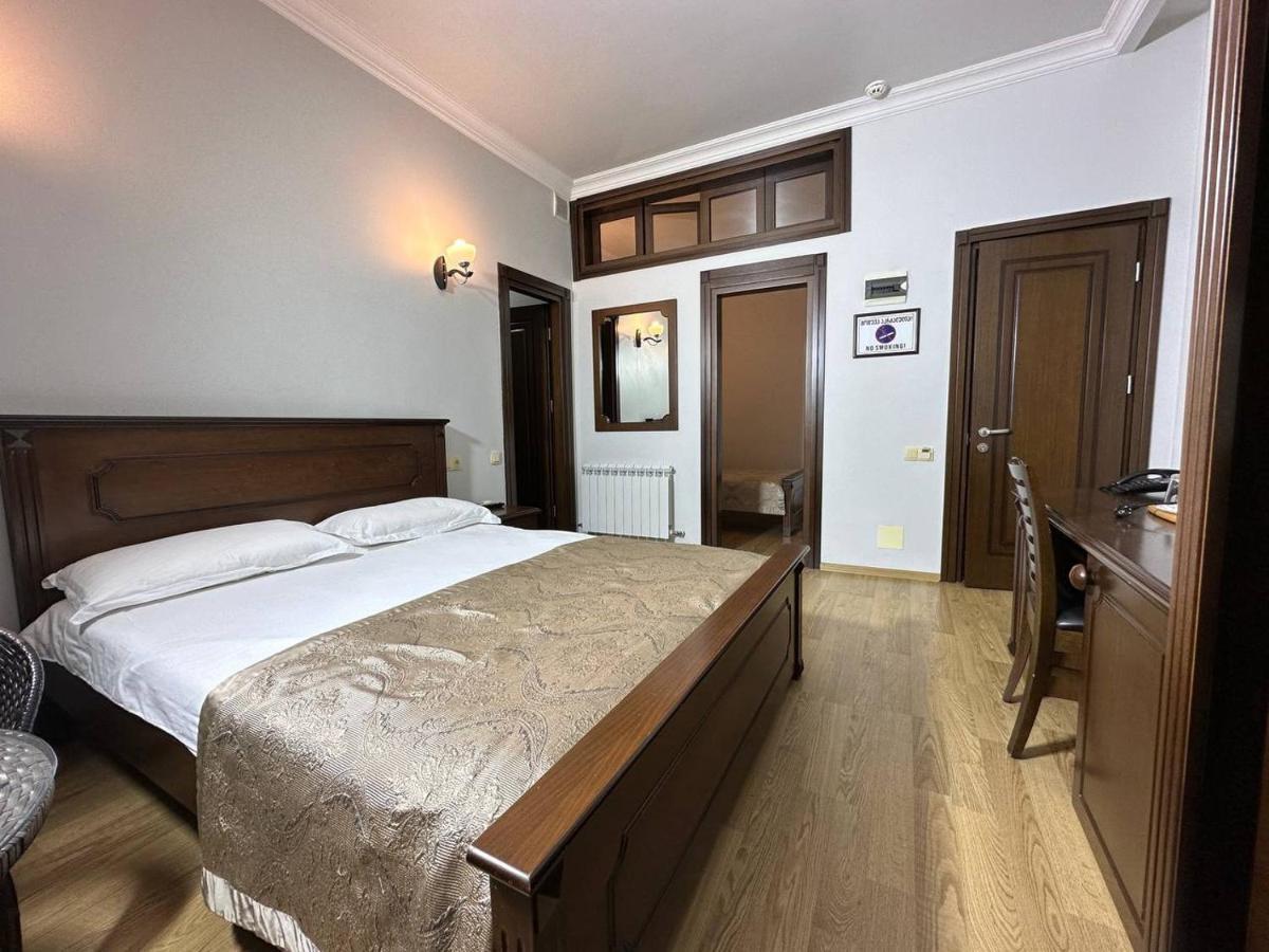 Eiffel Hotel Batumi Kültér fotó
