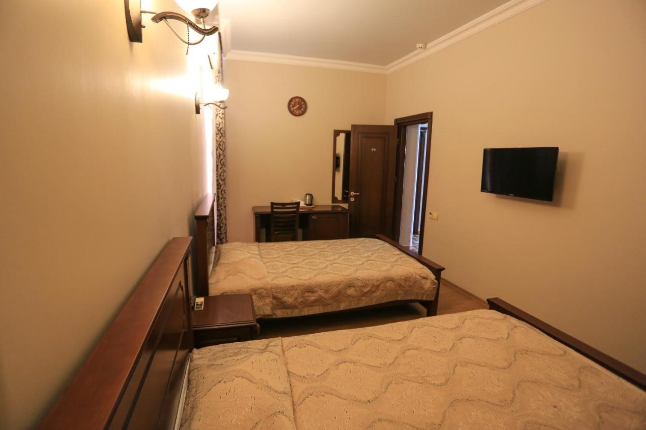 Eiffel Hotel Batumi Kültér fotó
