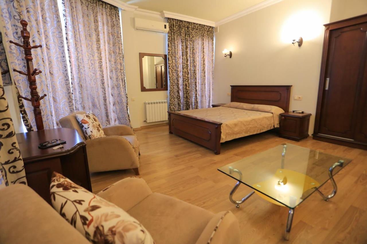 Eiffel Hotel Batumi Kültér fotó