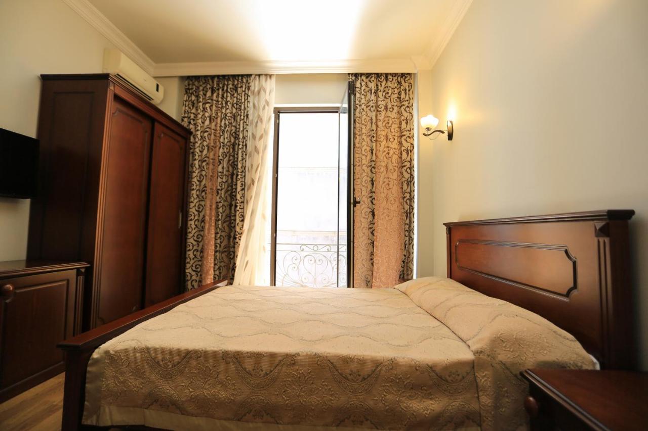 Eiffel Hotel Batumi Kültér fotó