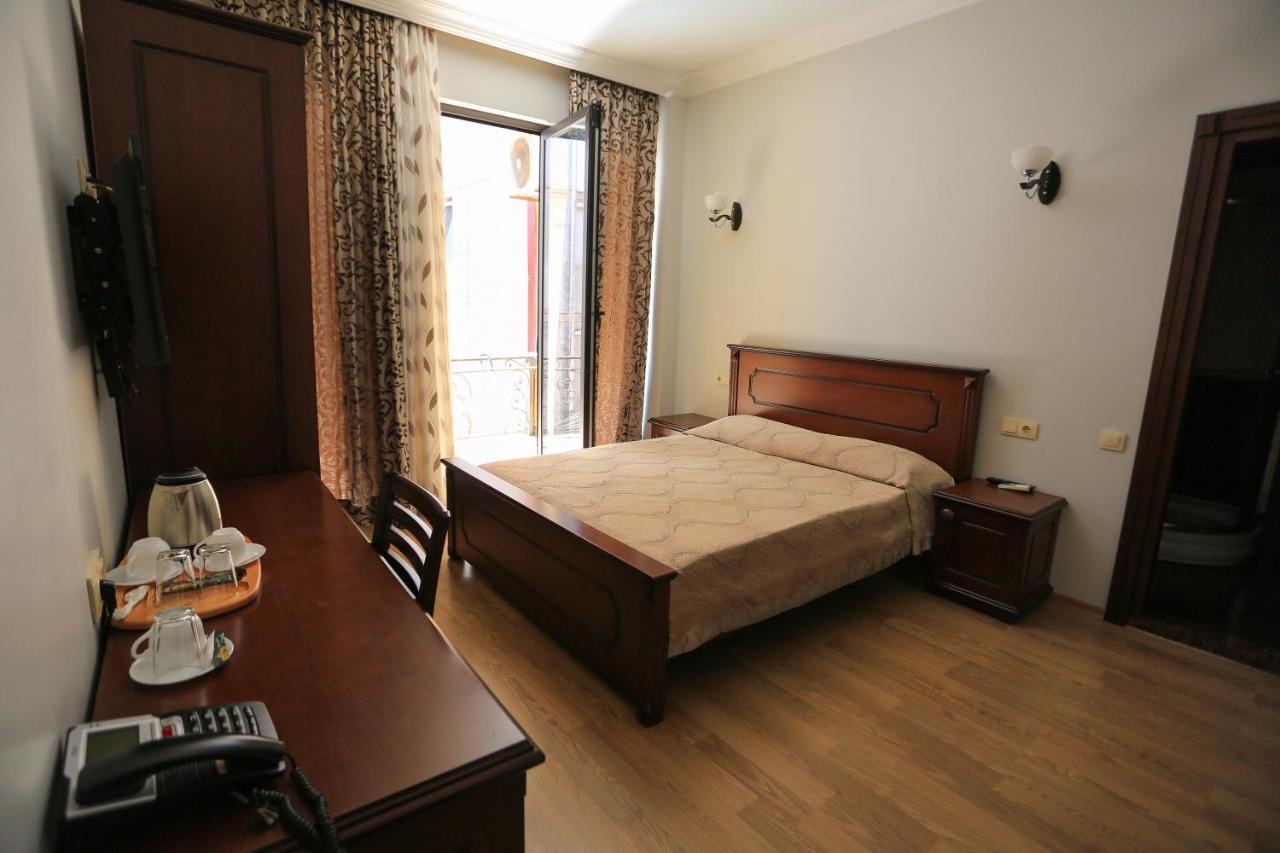 Eiffel Hotel Batumi Kültér fotó